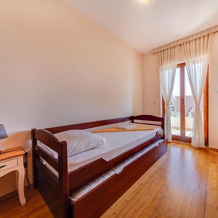 Port Adria Apartments Kamenari Εξωτερικό φωτογραφία
