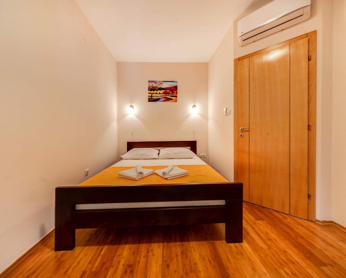 Port Adria Apartments Kamenari Εξωτερικό φωτογραφία
