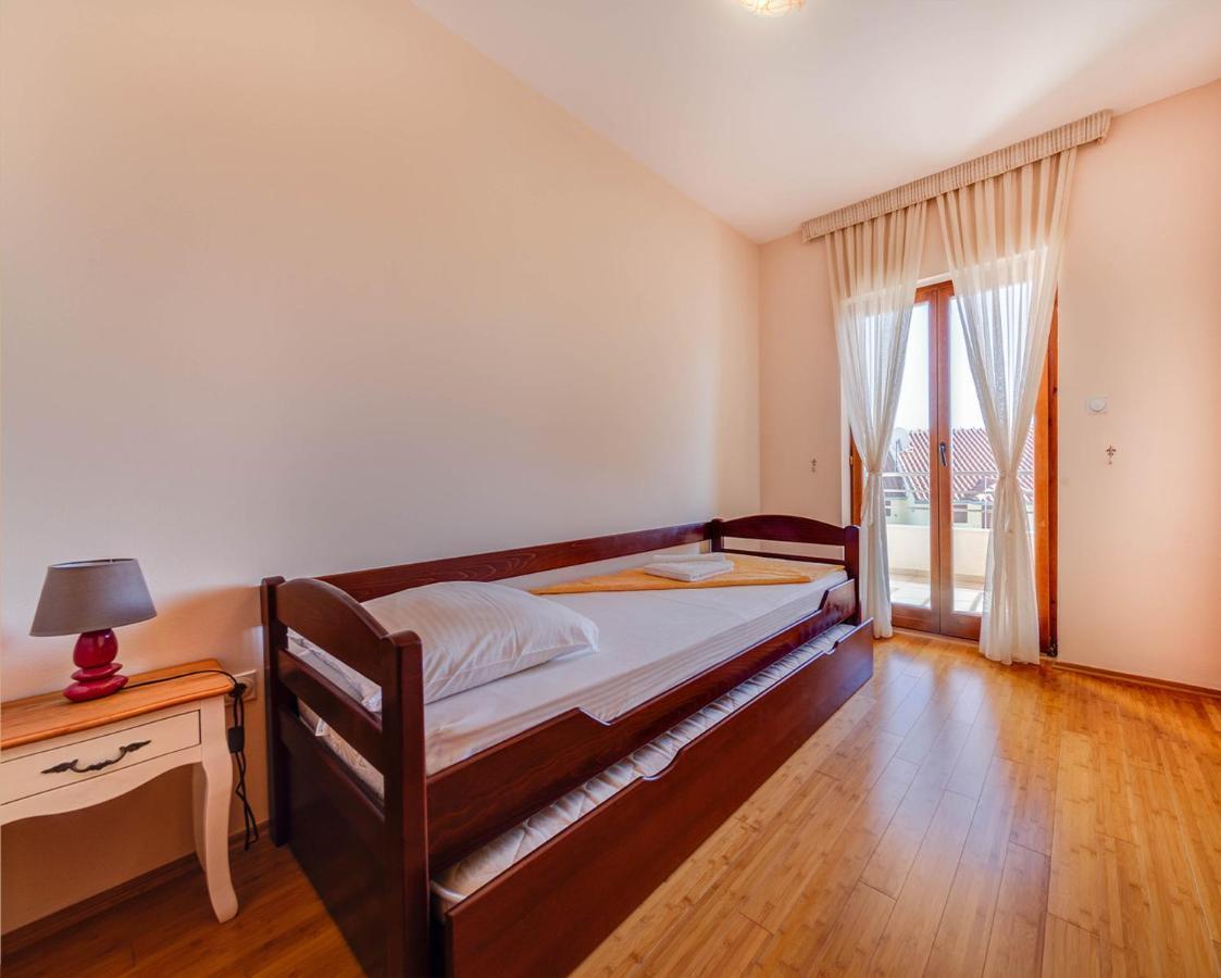 Port Adria Apartments Kamenari Εξωτερικό φωτογραφία